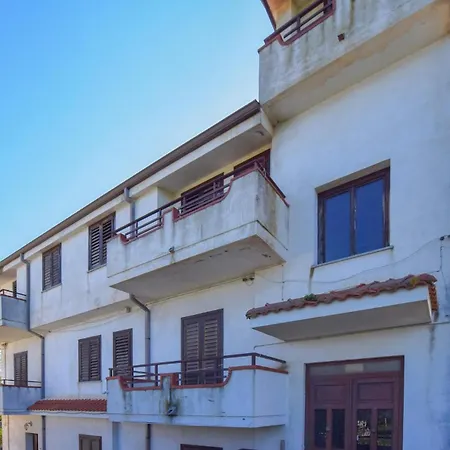 1 Bedroom Amazing In *