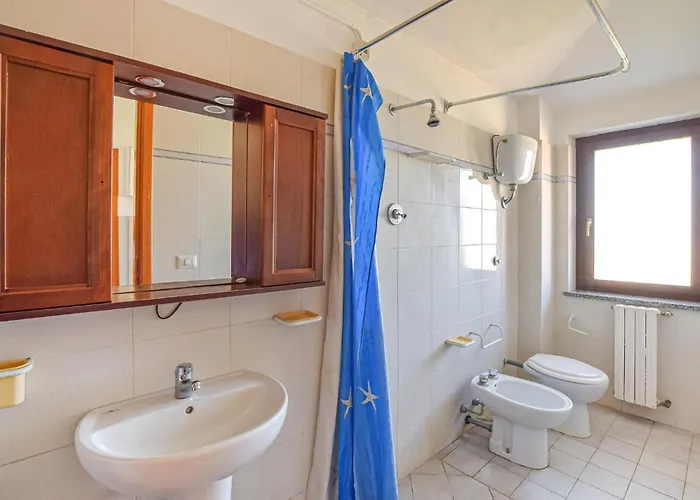 1 Bedroom Amazing In Apartamento